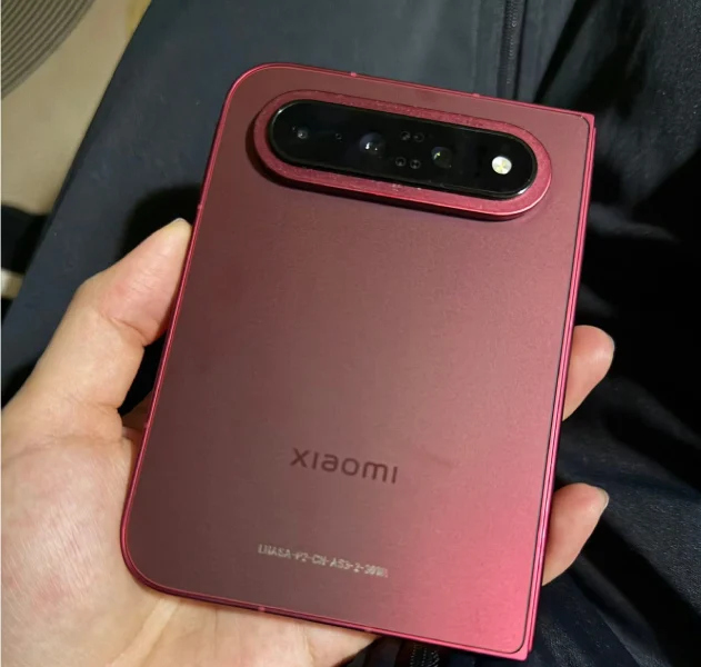 Xiaomi 18 Fold 